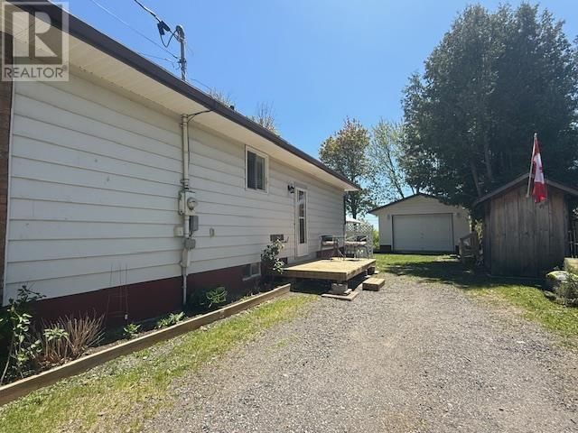 106 ROUSSEAU CRES Image 3