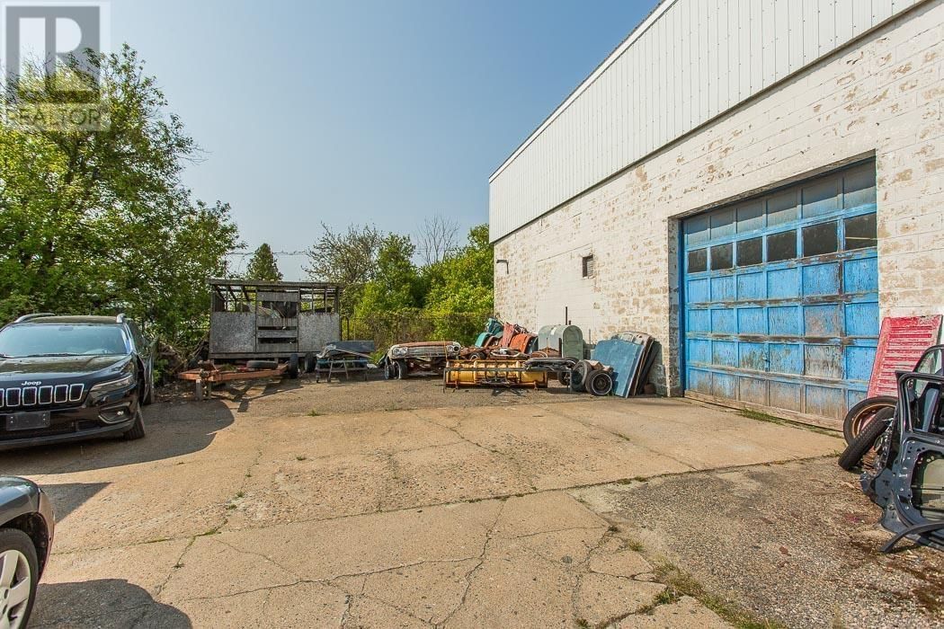 7 FRANCES ST Image 9