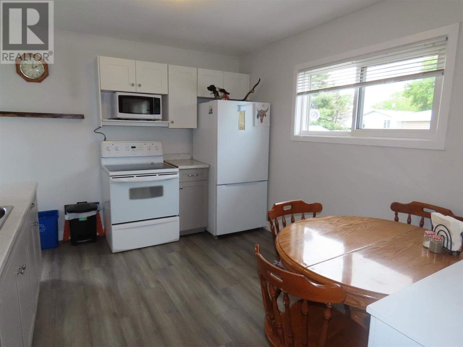 20 CHESTNUT ST Image 3