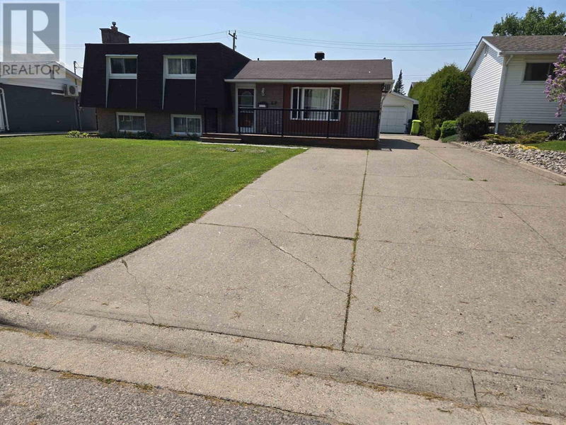 69 Princess Cres Sault Ste. Marie, Ontario
