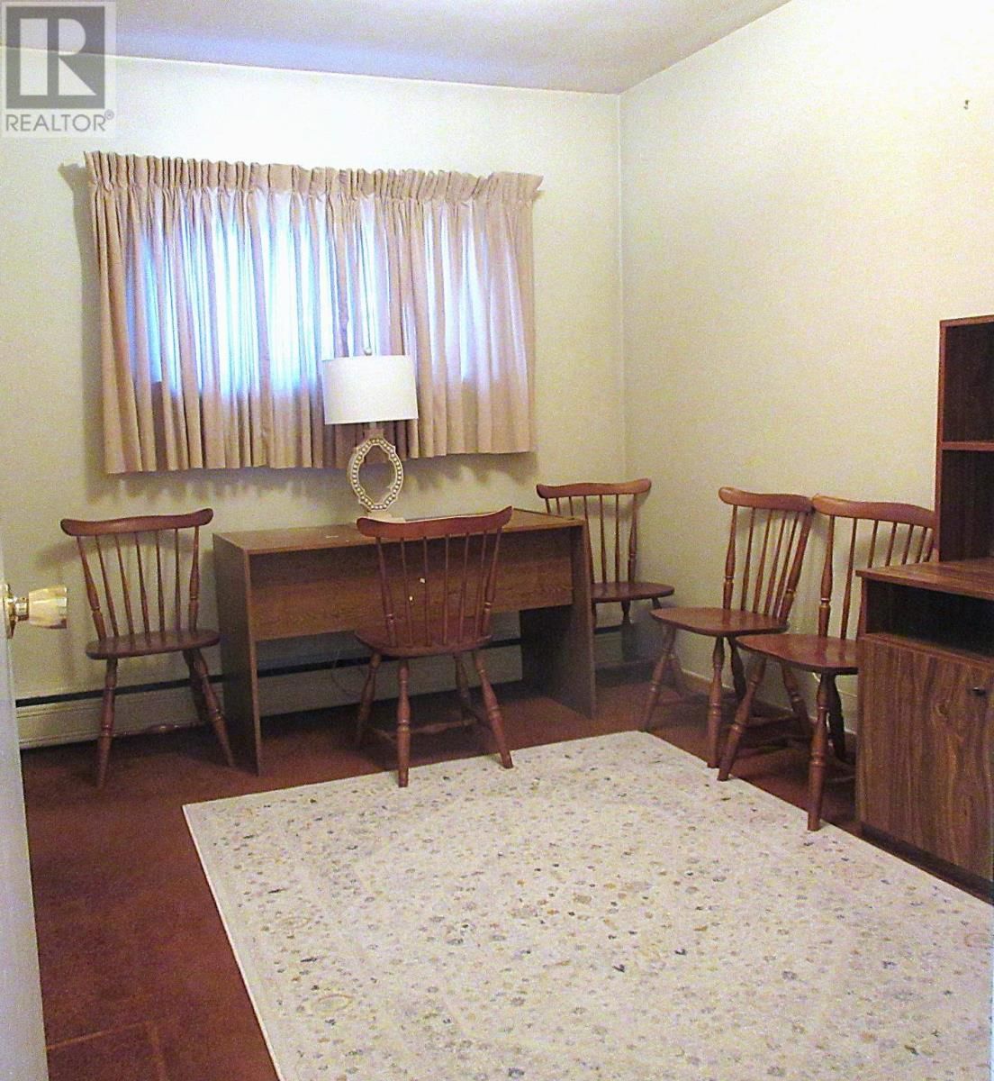 131 RUTH ST Image 11