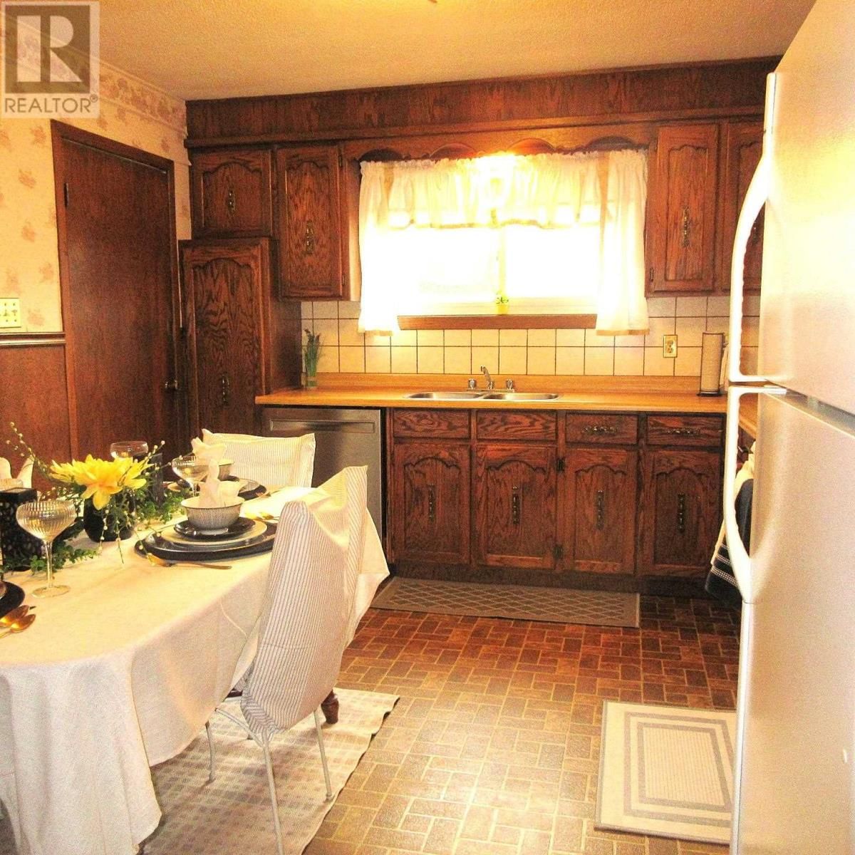 131 RUTH ST Image 16