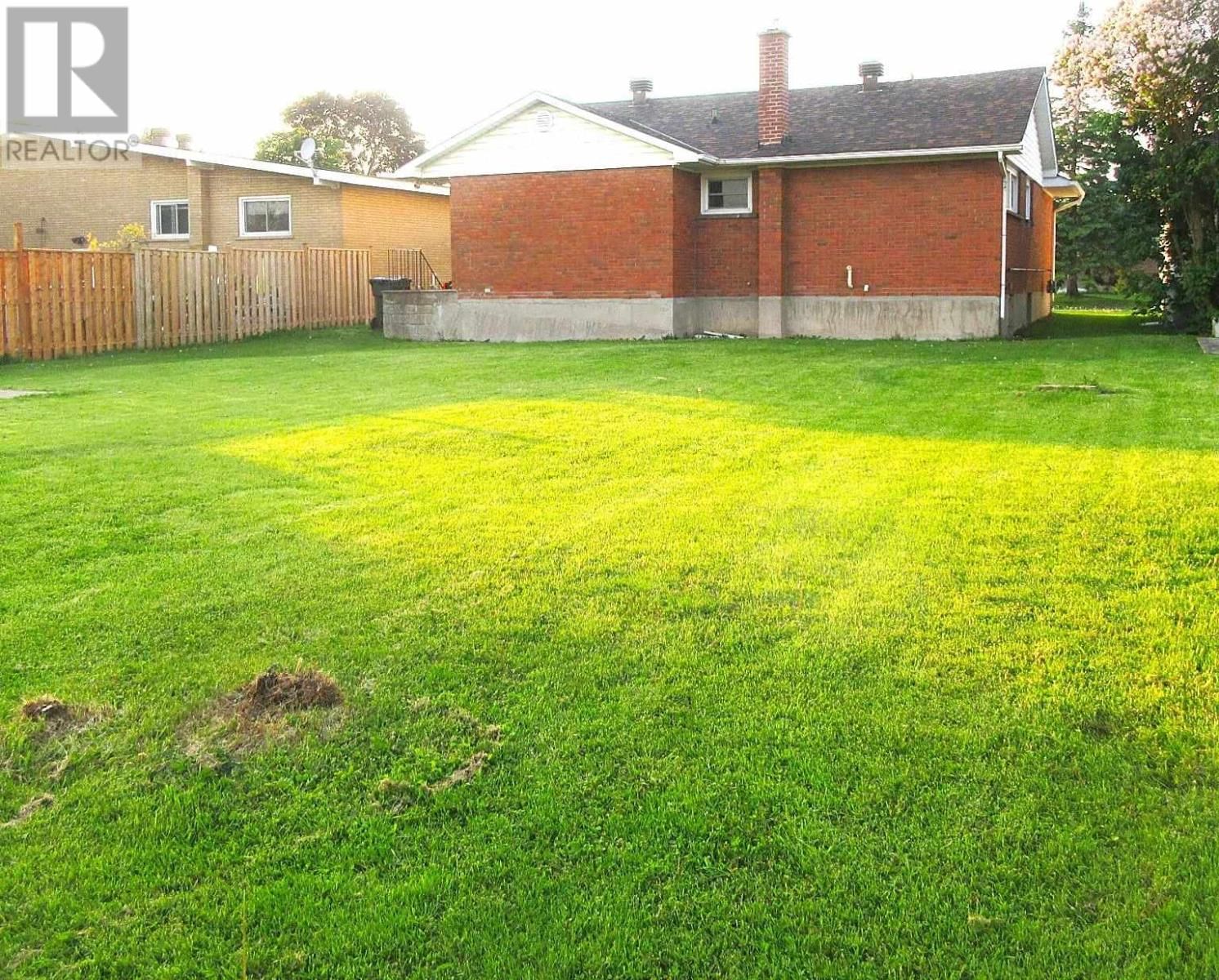 131 RUTH ST Image 19