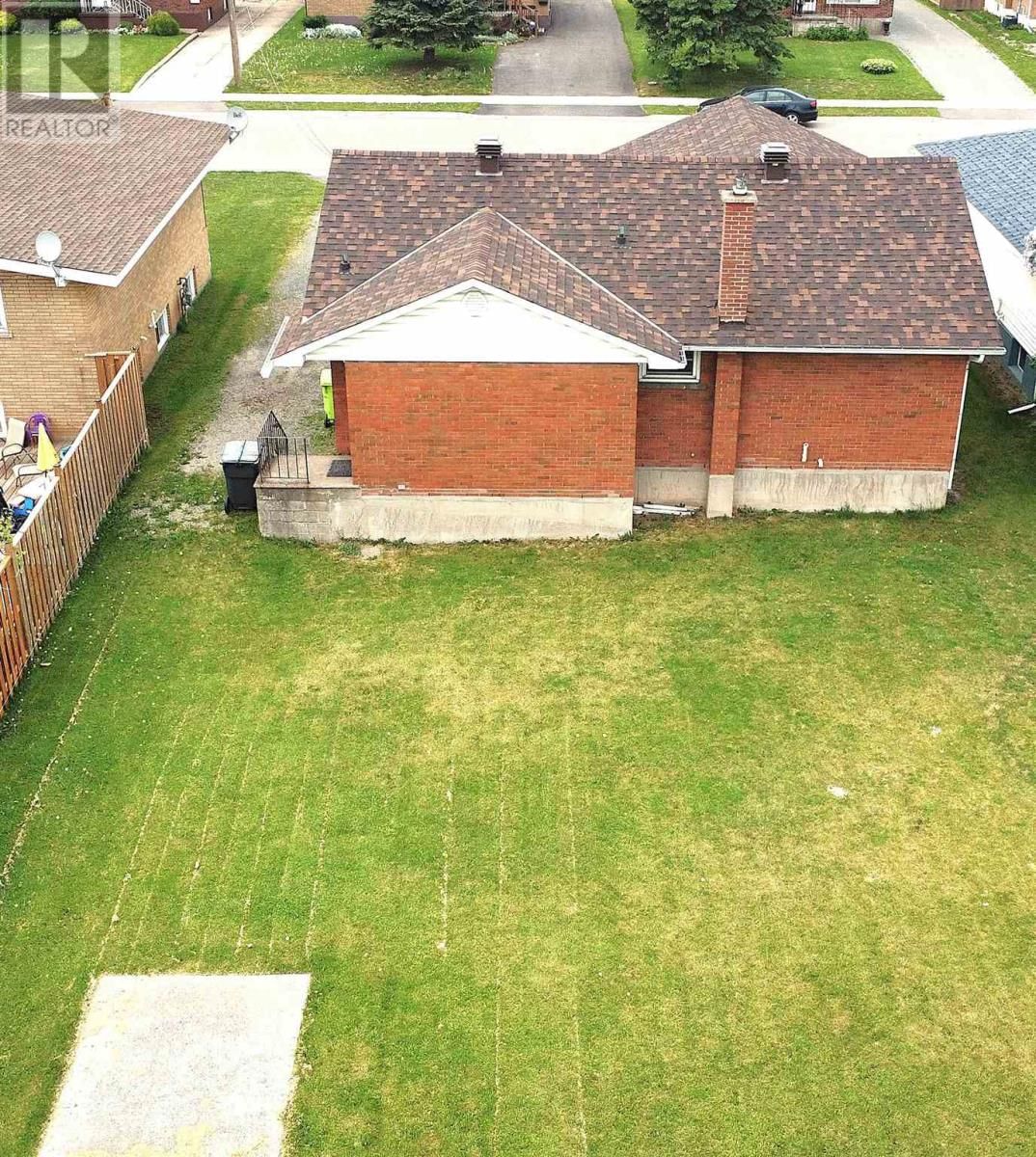 131 RUTH ST Image 20