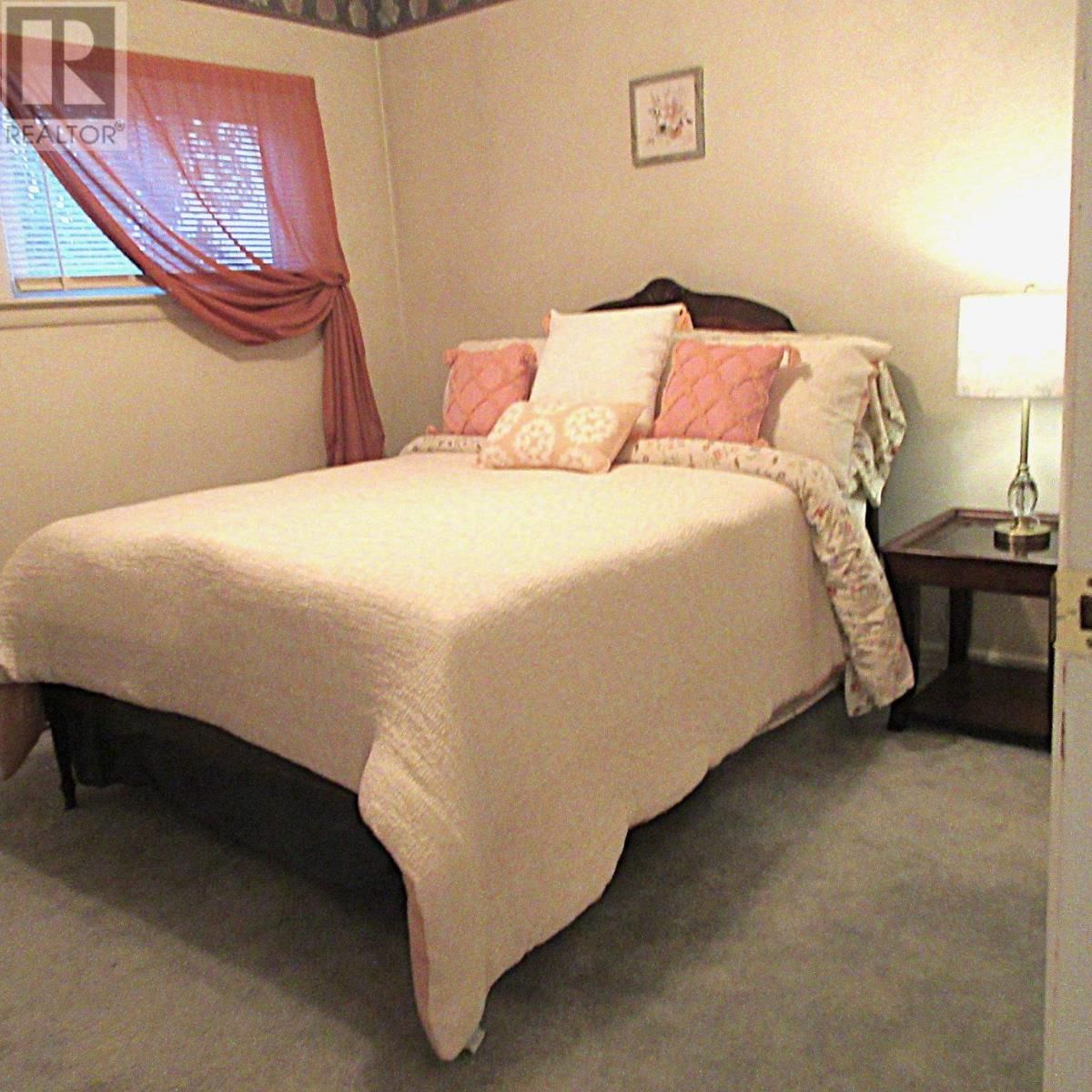 131 RUTH ST Image 5