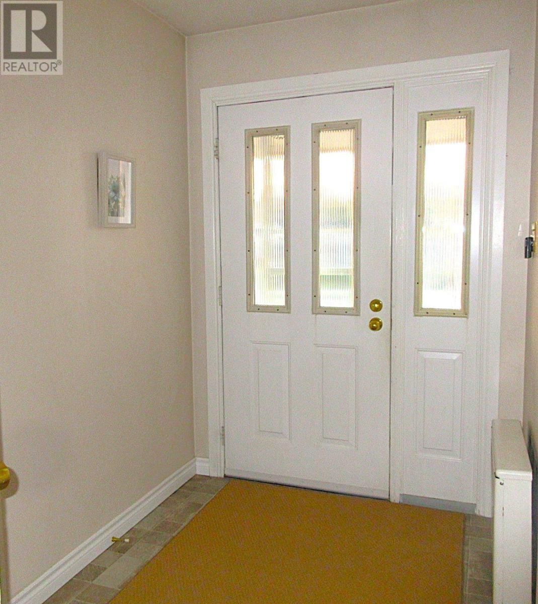131 RUTH ST Image 7