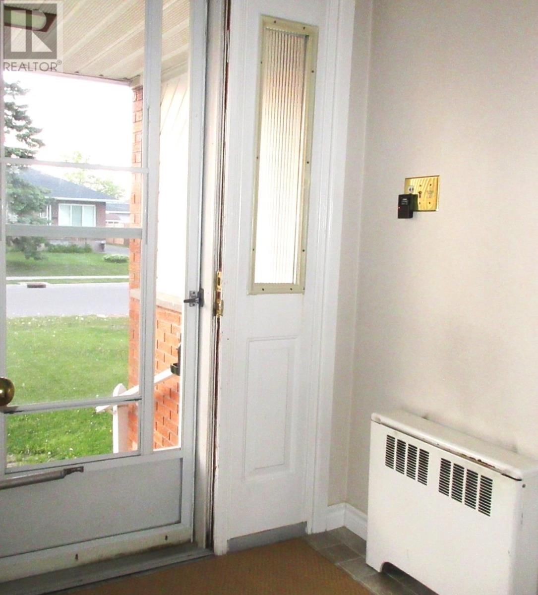 131 RUTH ST Image 8