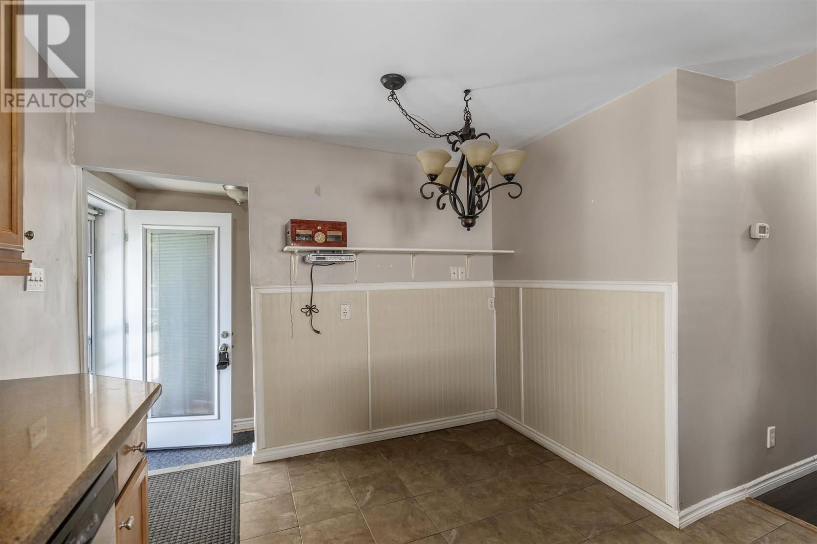 314 MOODY ST Image 12
