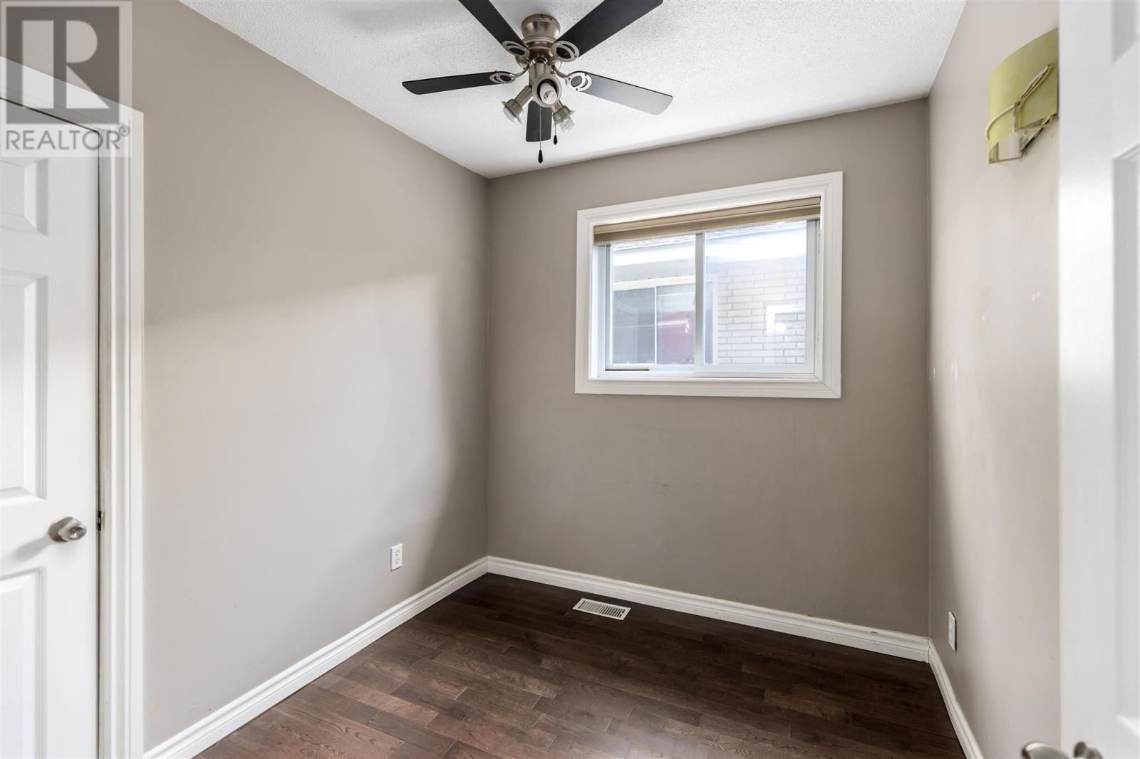 314 MOODY ST Image 15