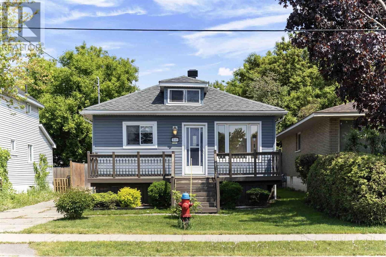 314 MOODY ST Image 2