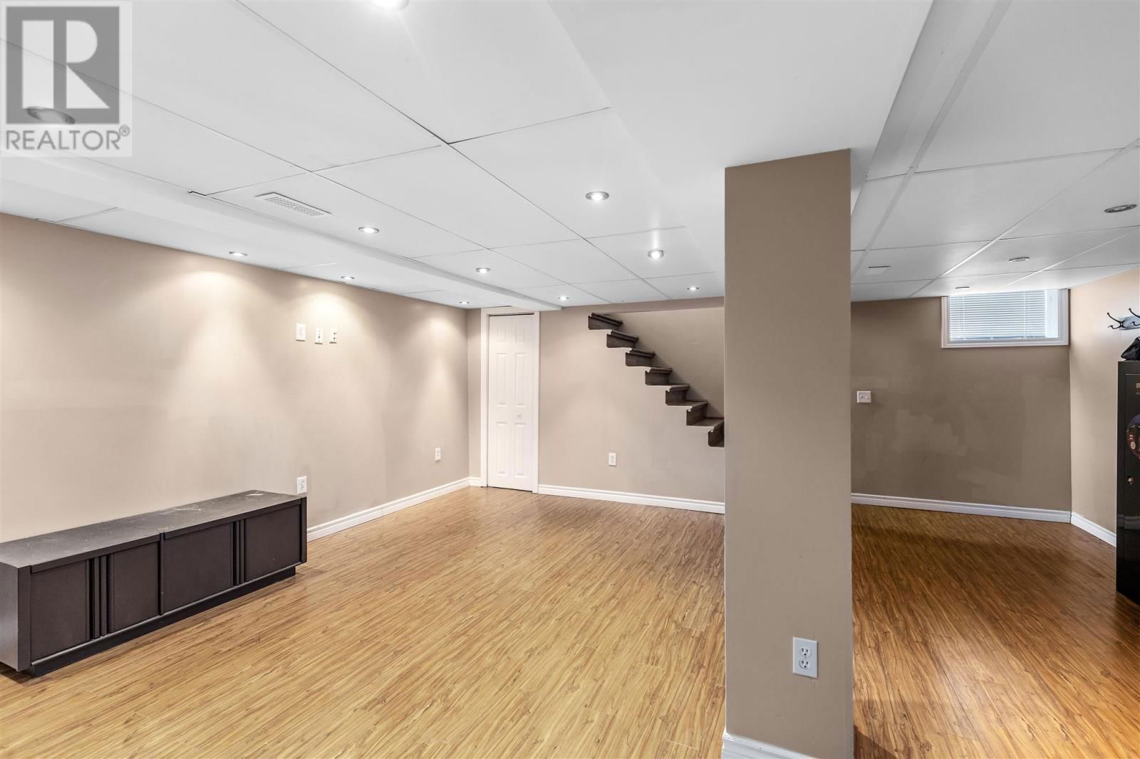 314 MOODY ST Image 23