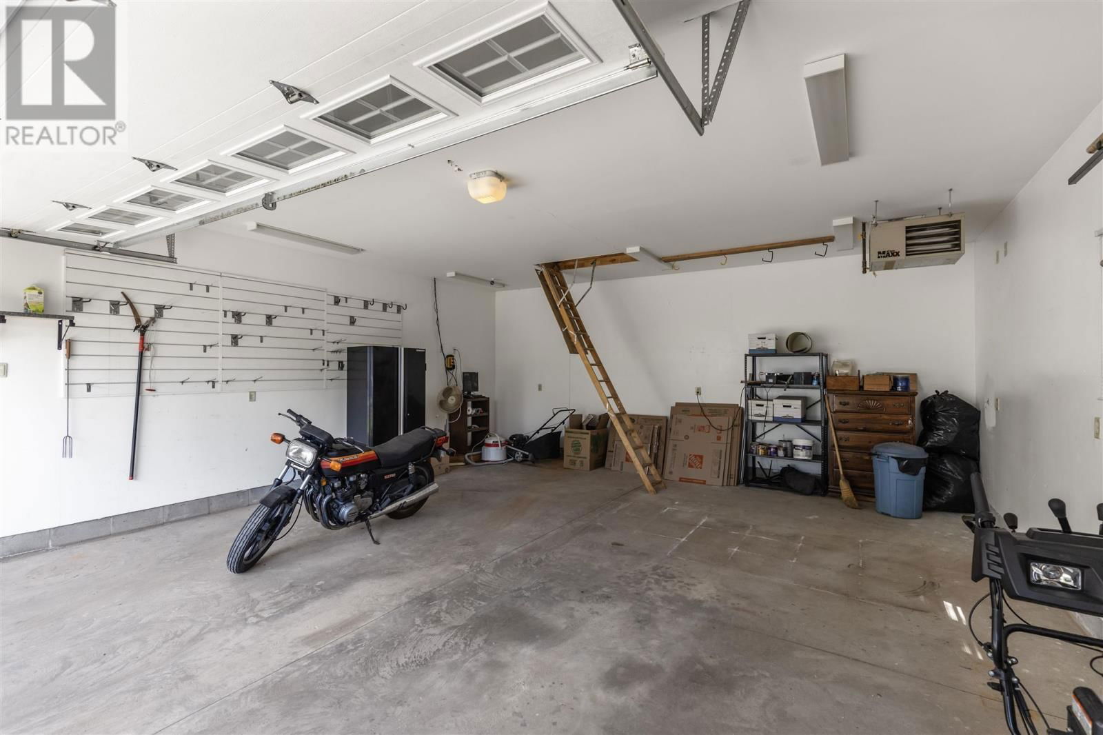 314 MOODY ST Image 32