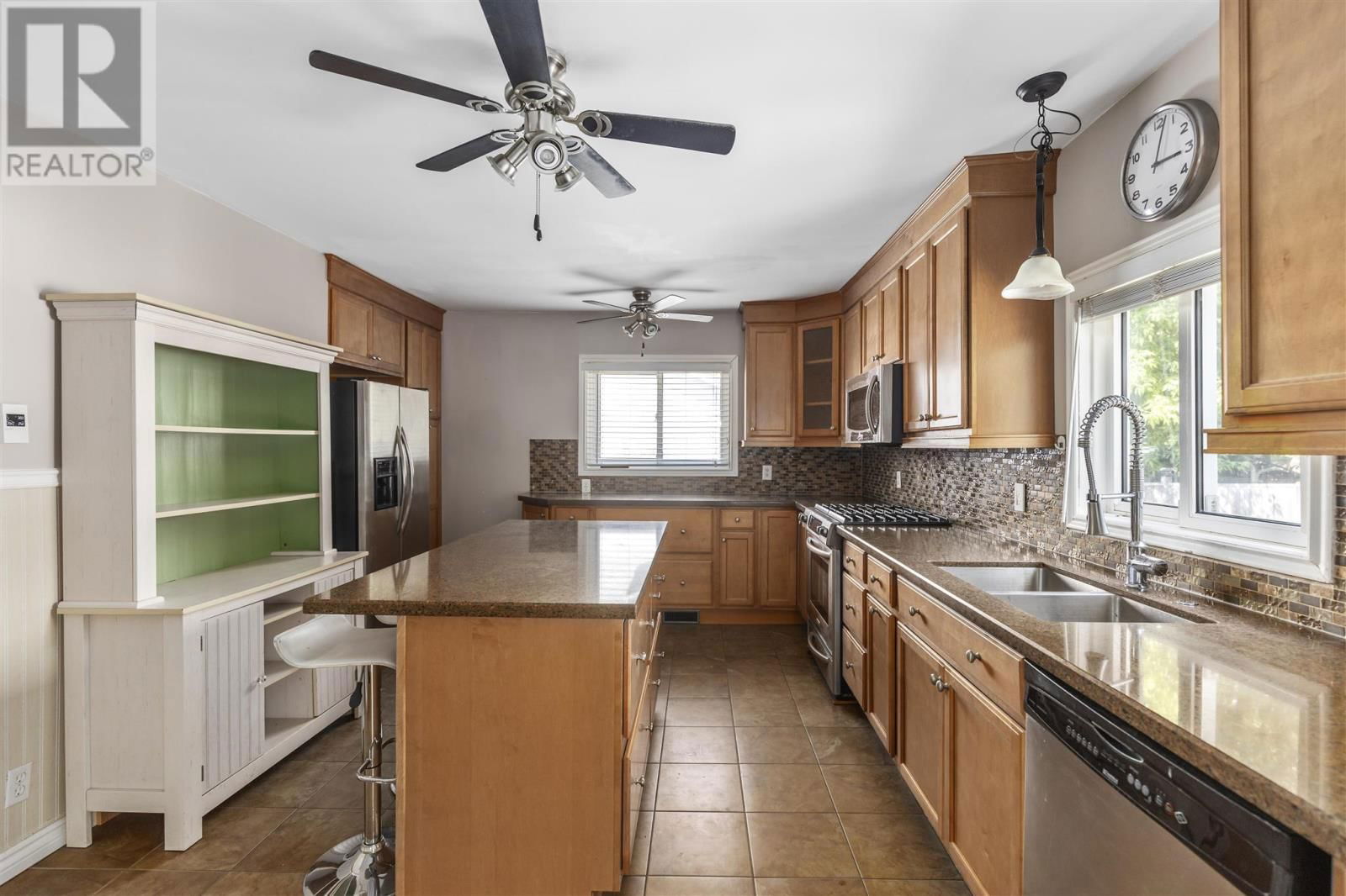 314 MOODY ST Image 8