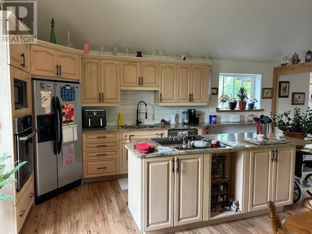 137 LEACOCK ST Image 11