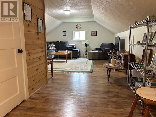137 LEACOCK ST Image 18