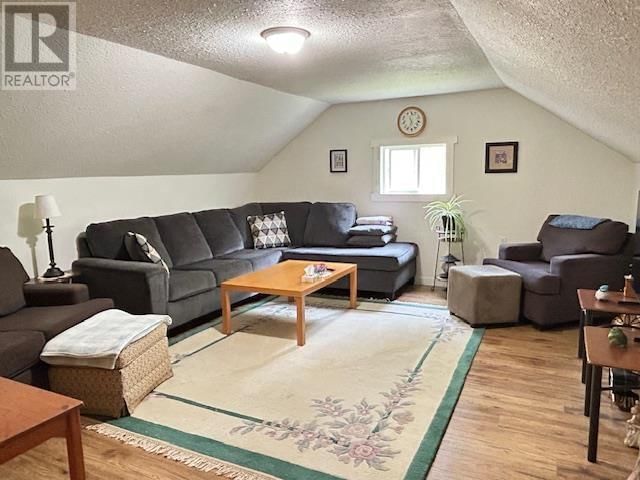 137 LEACOCK ST Image 20