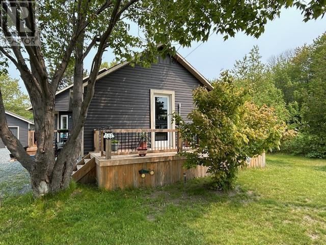 137 LEACOCK ST Image 34