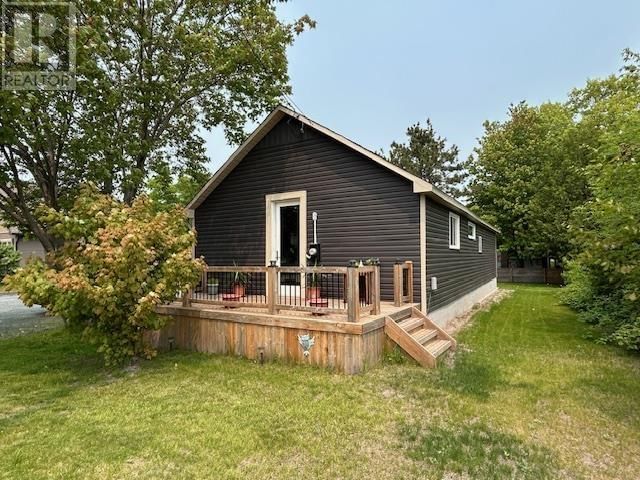 137 LEACOCK ST Image 35