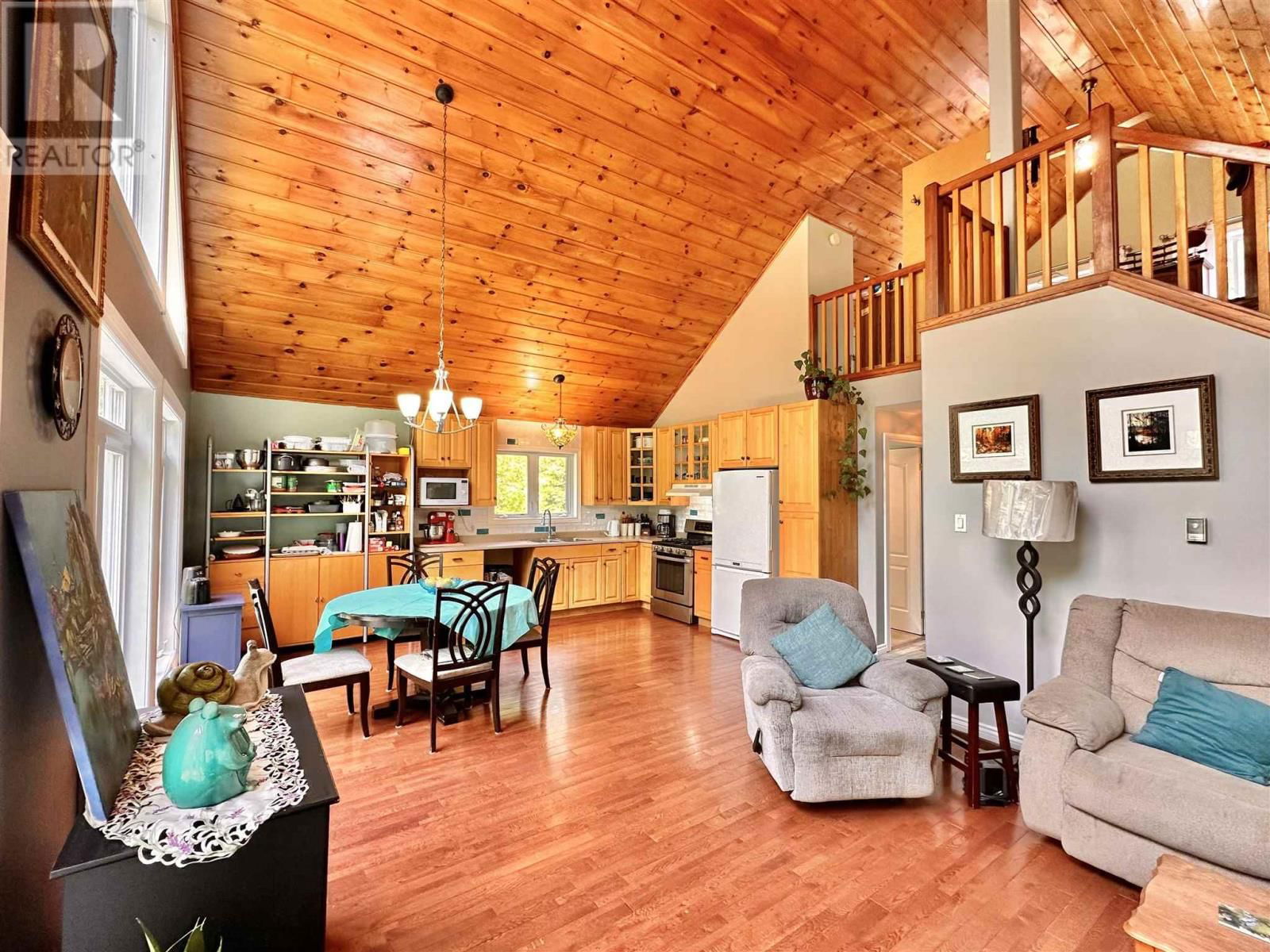 884 DUNLOP SHORES RD Image 12