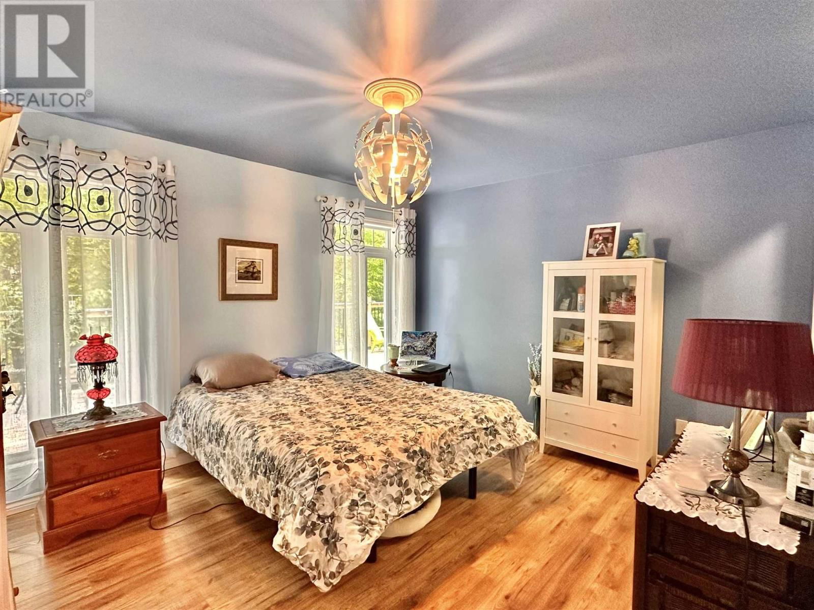 884 DUNLOP SHORES RD Image 17