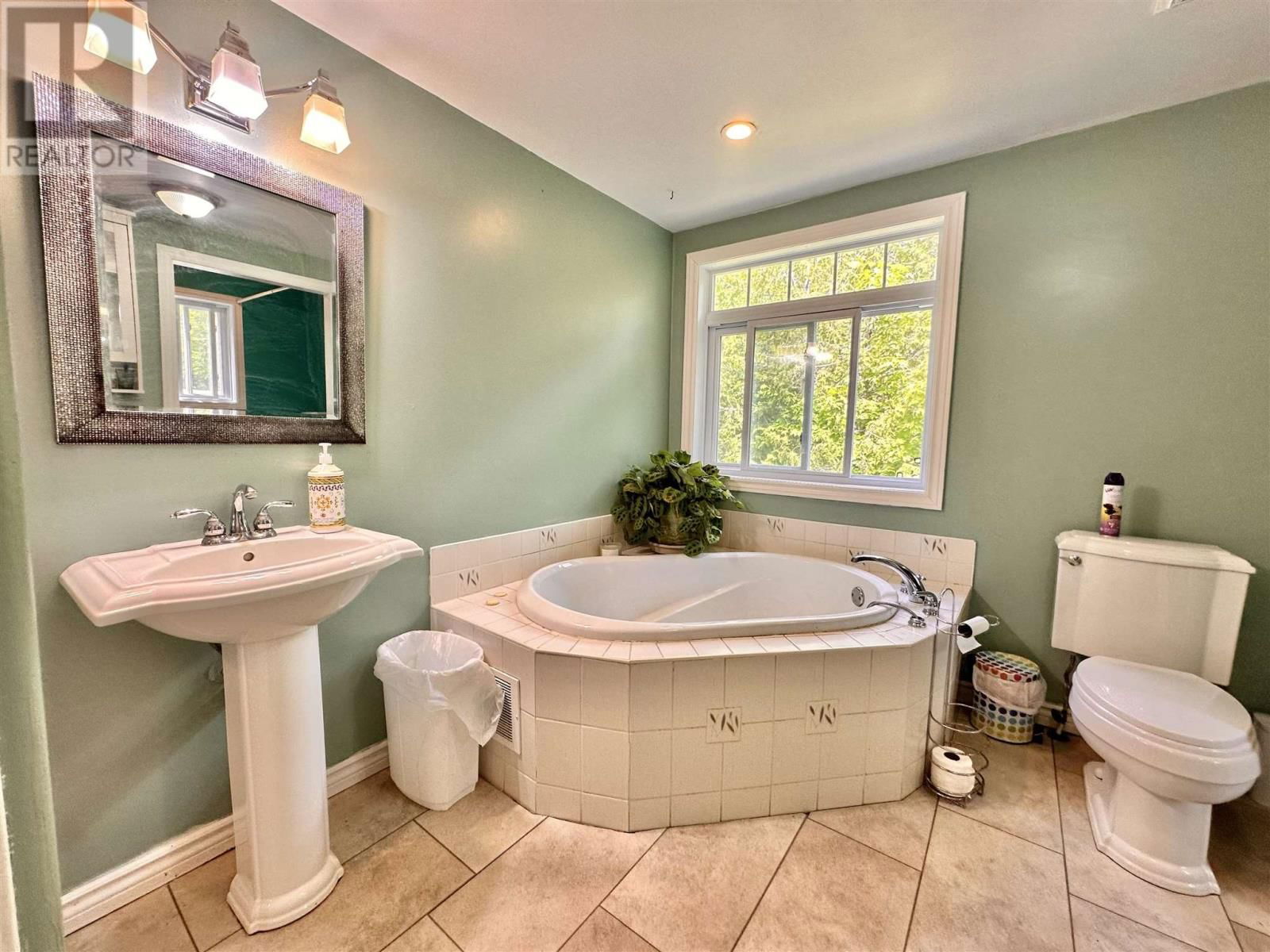 884 DUNLOP SHORES RD Image 28