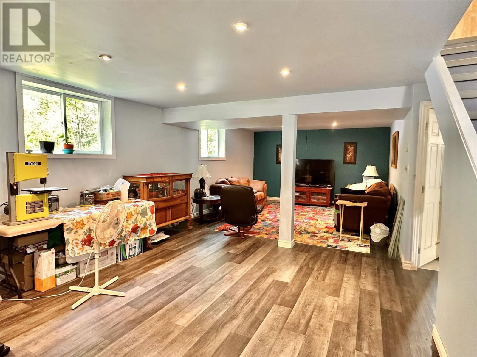 884 DUNLOP SHORES RD Image 31