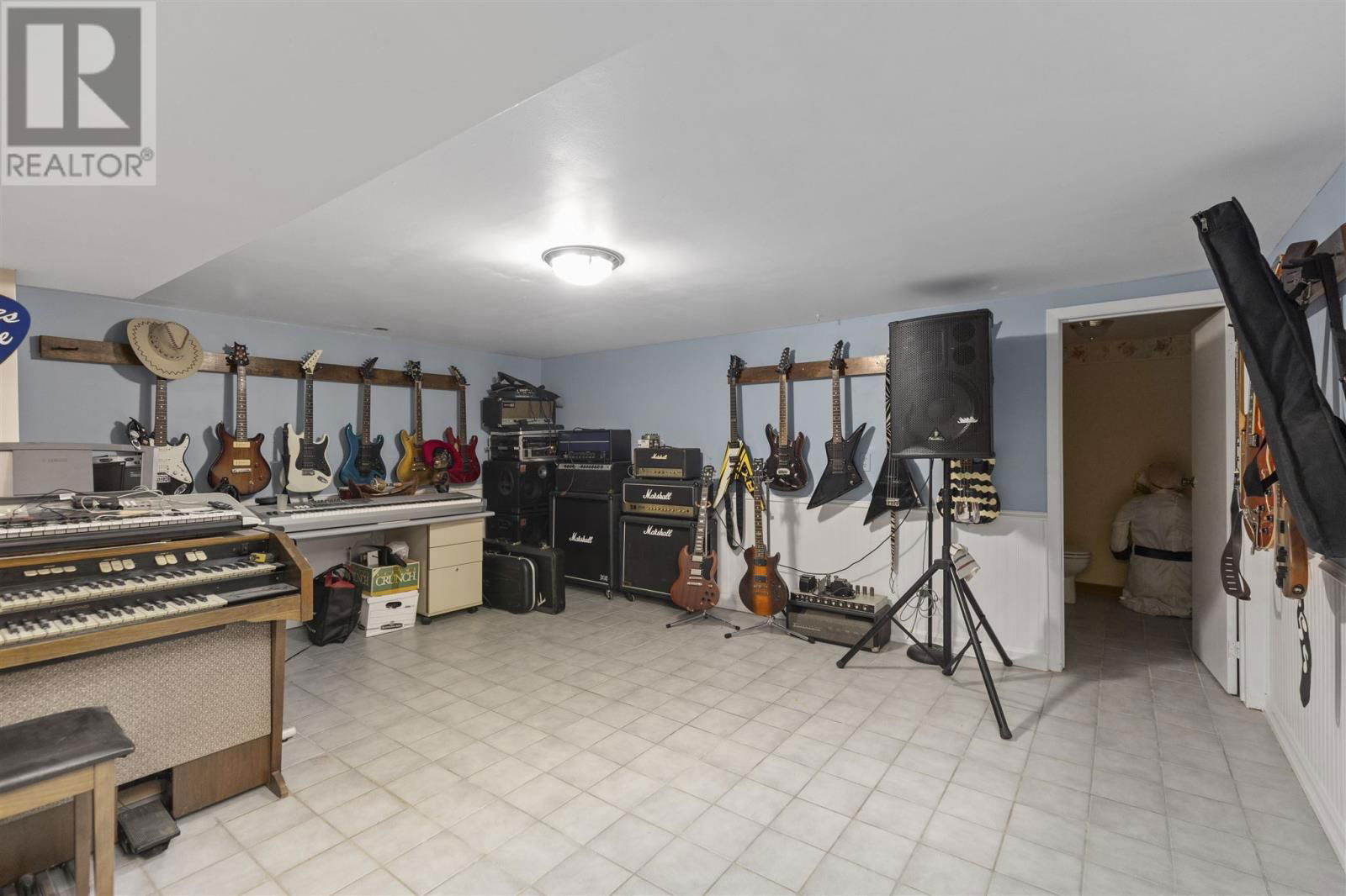 16 CHARLOTTE DR Image 37
