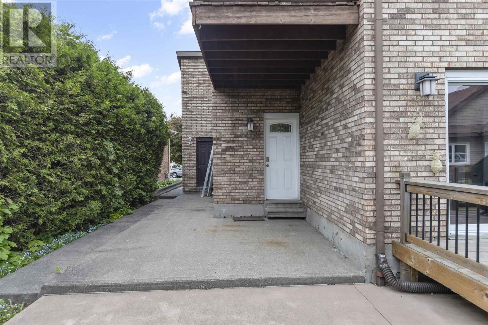 16 CHARLOTTE DR Image 6