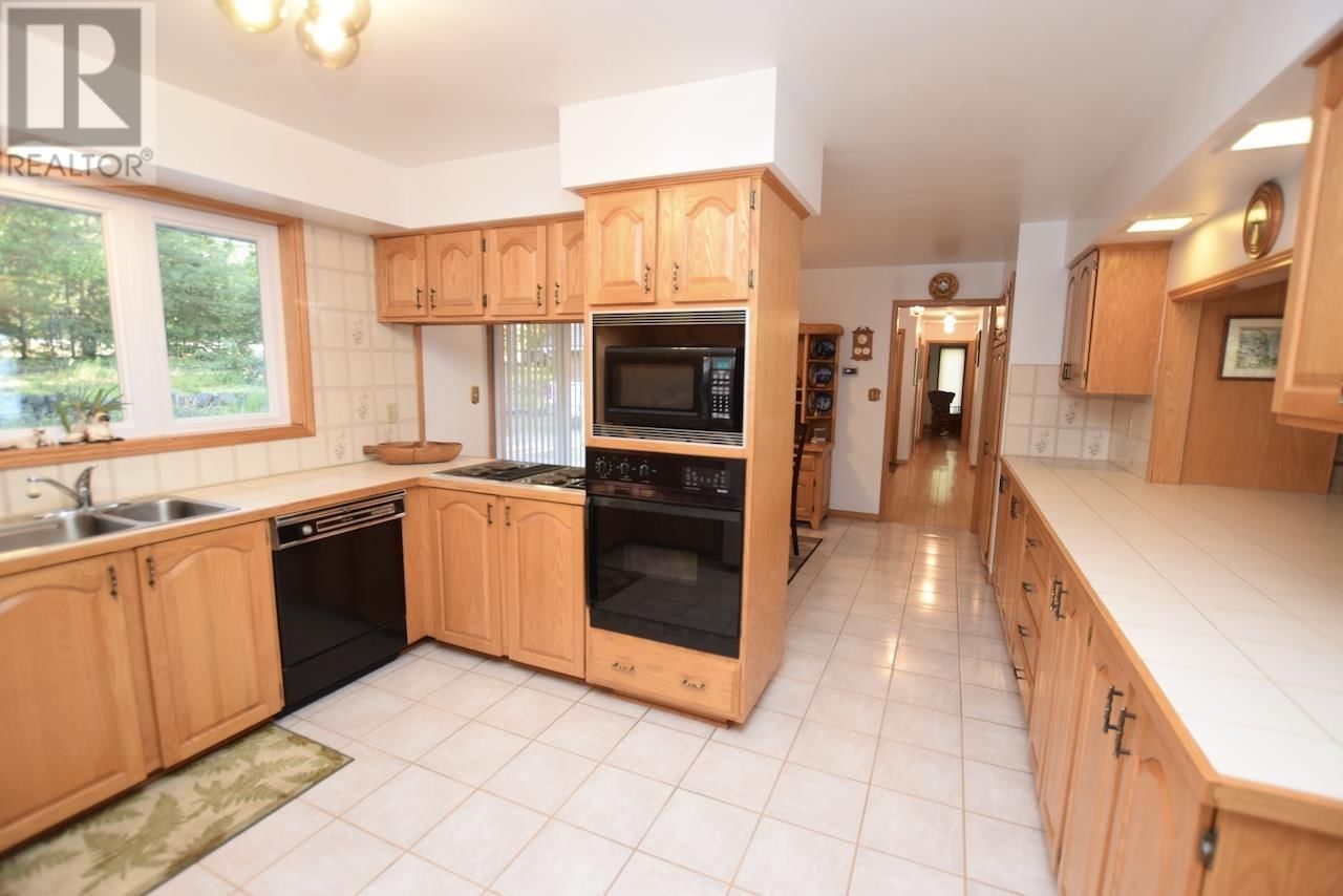 9 KENNEDY RD Image 11