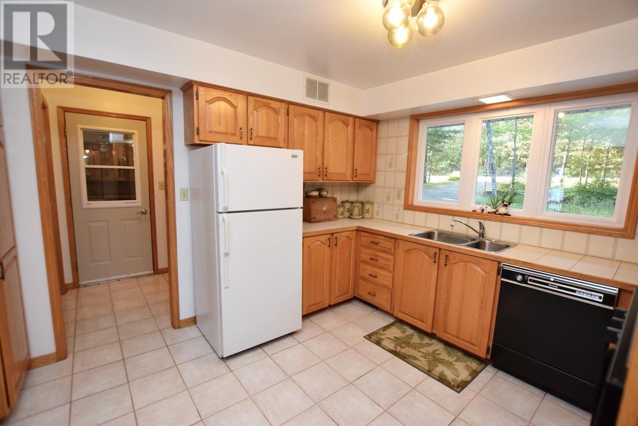 9 KENNEDY RD Image 12