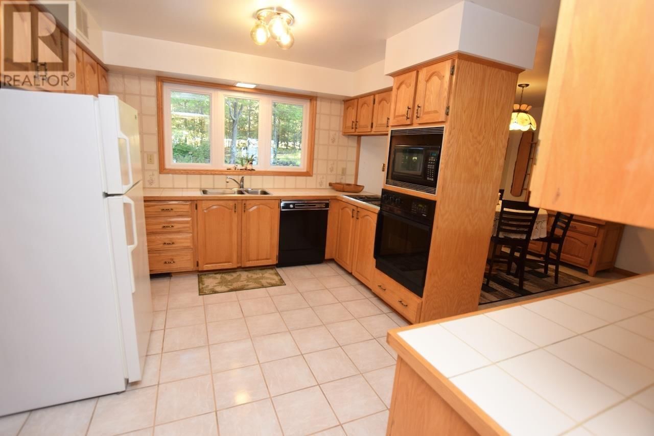 9 KENNEDY RD Image 13