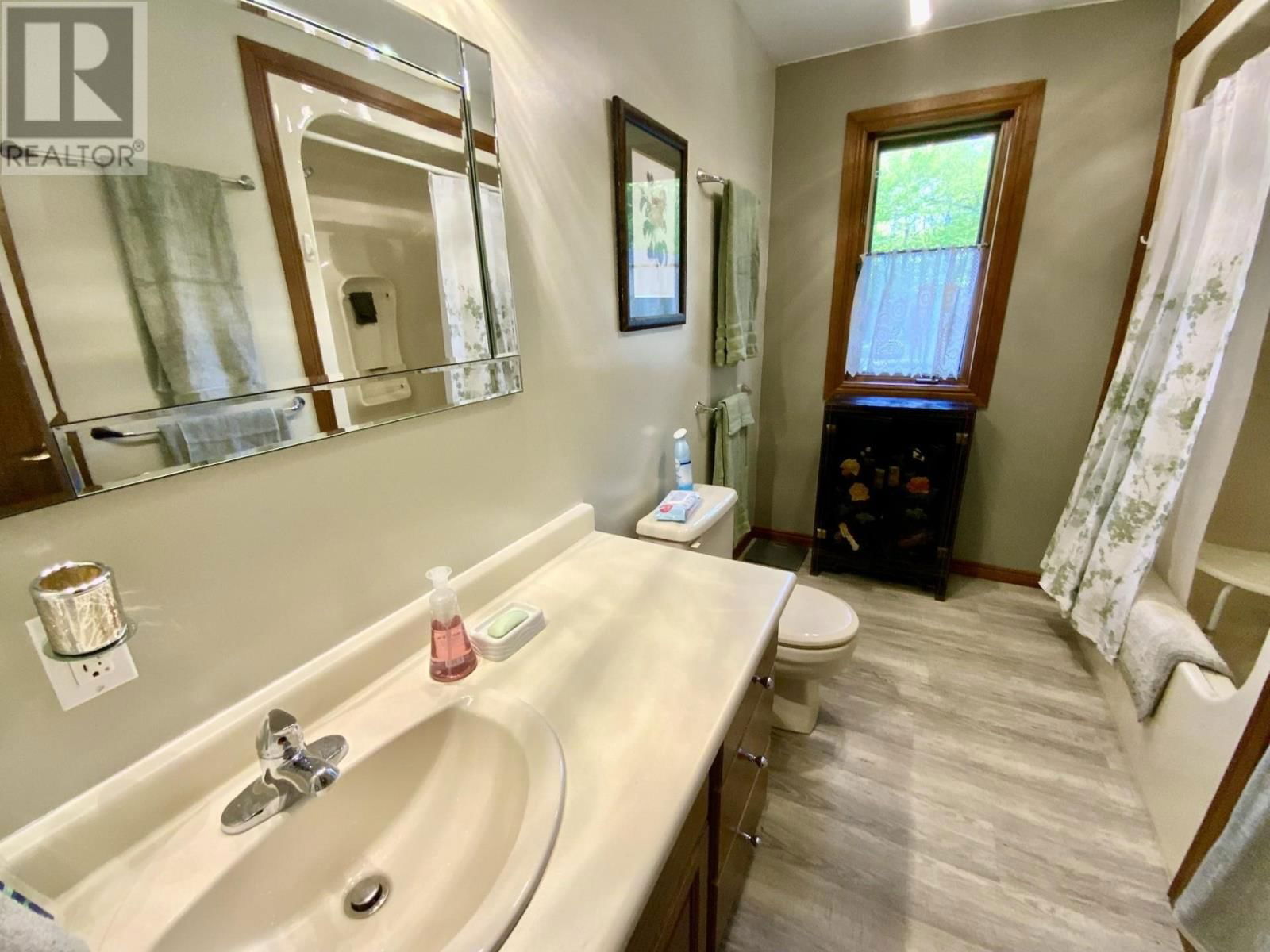 146 GRANT RD Image 16