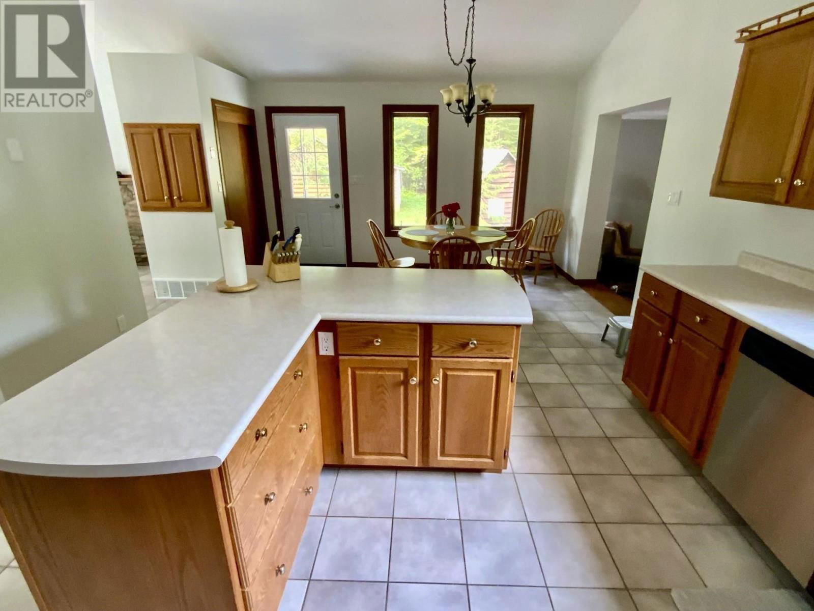 146 GRANT RD Image 6
