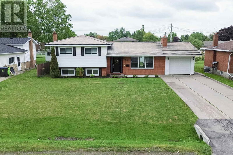 55 Pelican Dr Sault Ste. Marie, Ontario