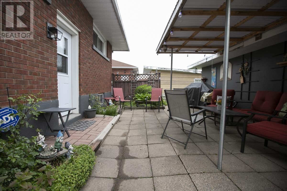 159 LAURA ST Image 11