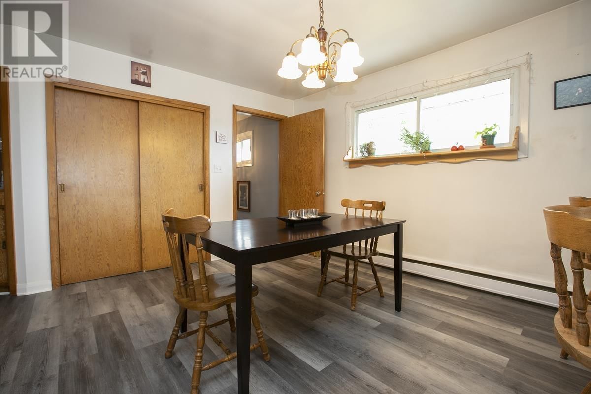 159 LAURA ST Image 25