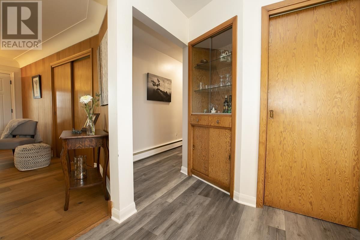 159 LAURA ST Image 27