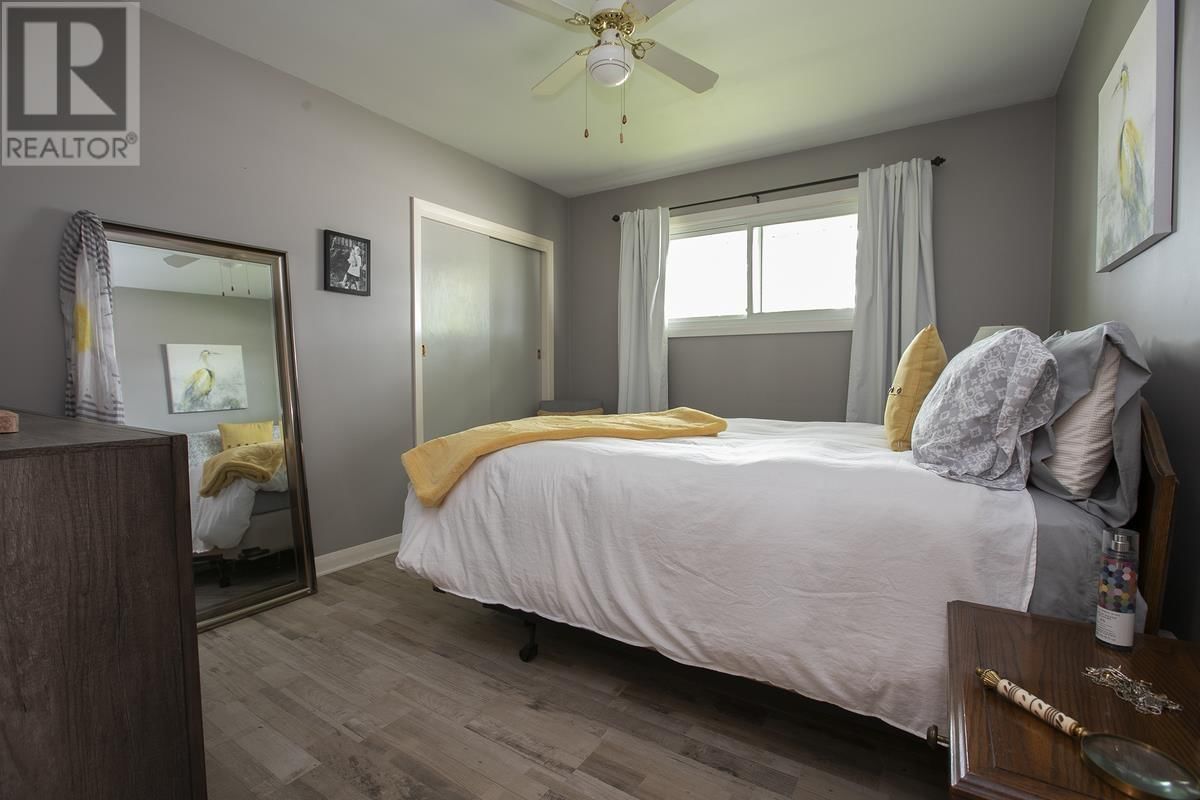 159 LAURA ST Image 29