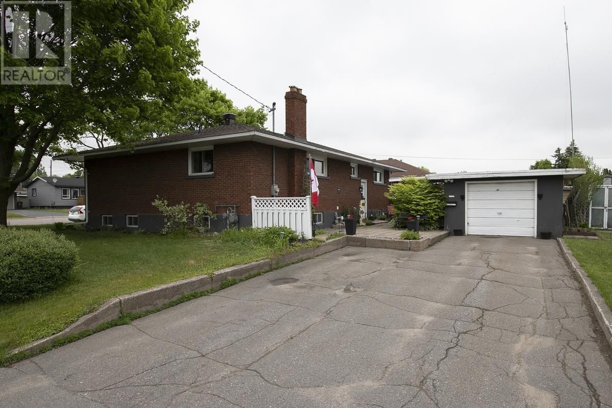 159 LAURA ST Image 3