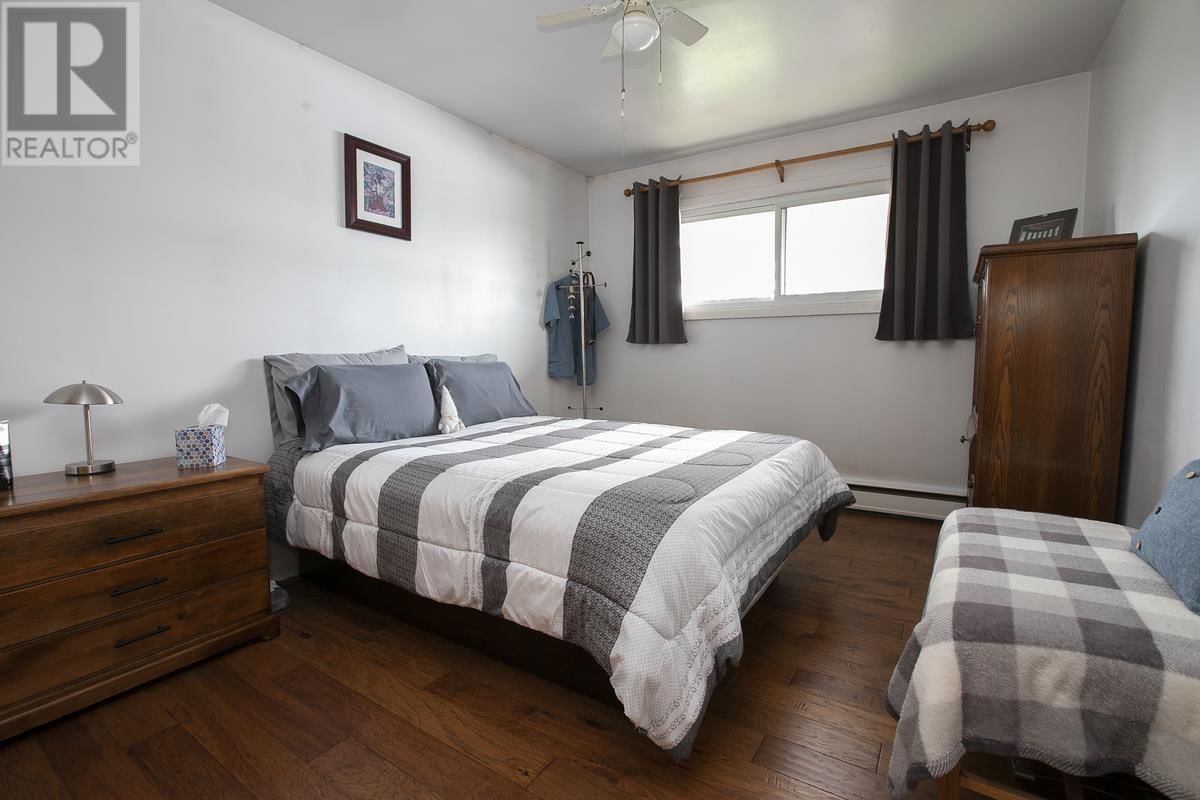 159 LAURA ST Image 31