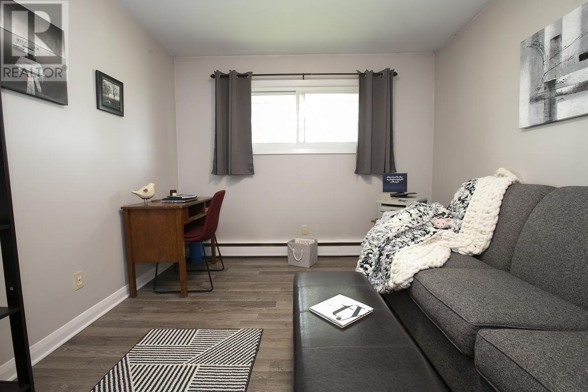 159 LAURA ST Image 33