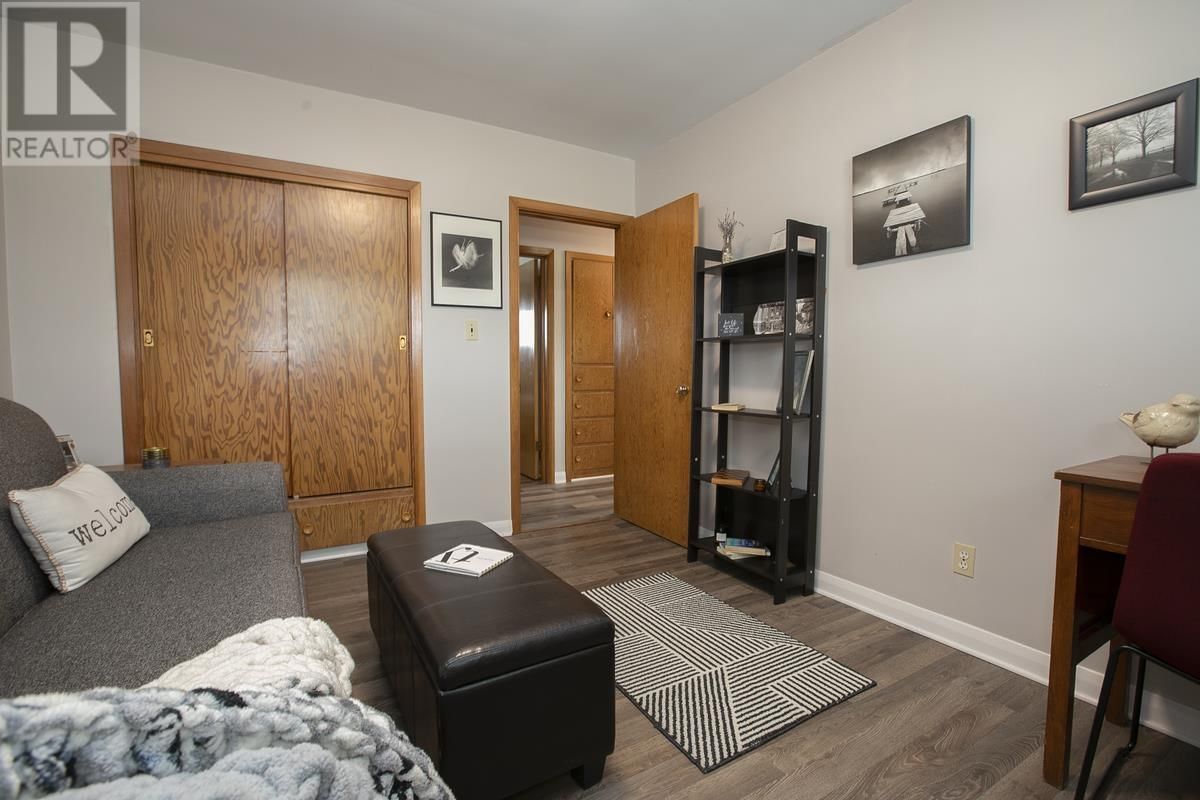 159 LAURA ST Image 34