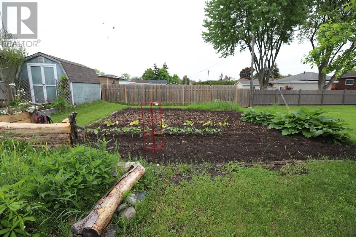 159 LAURA ST Image 8