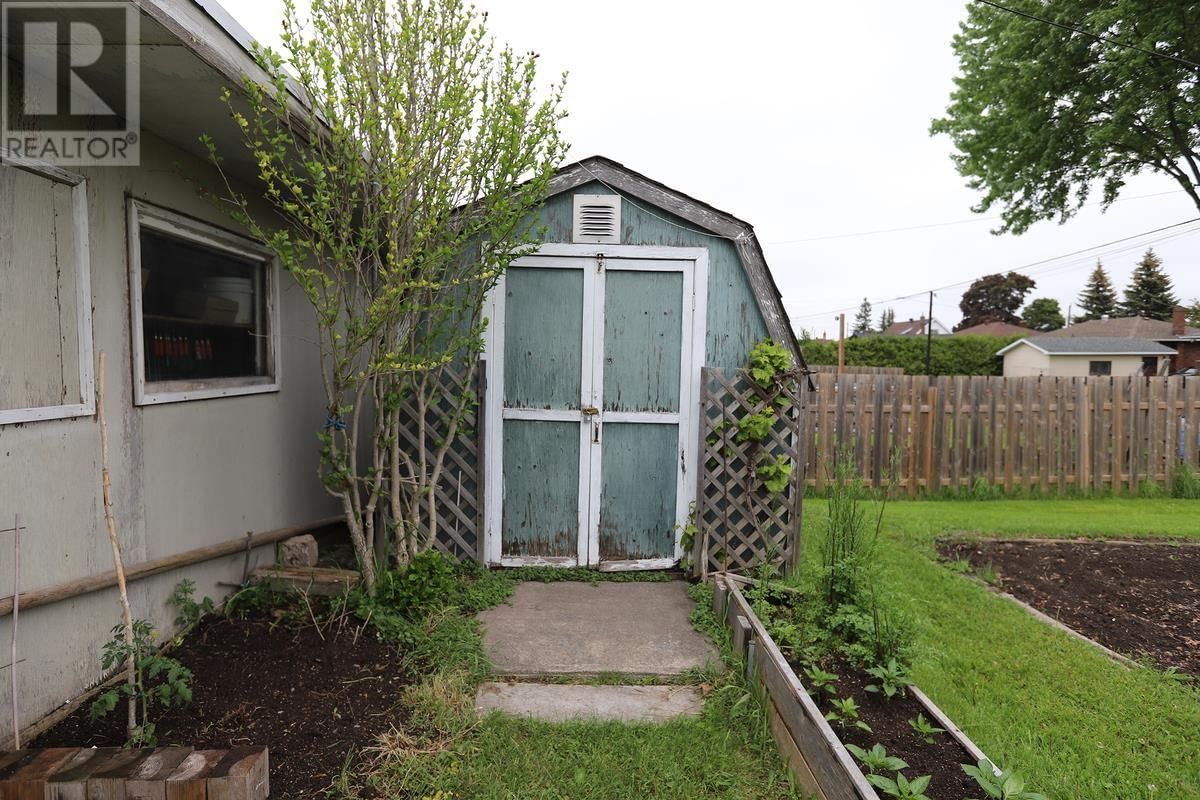 159 LAURA ST Image 9