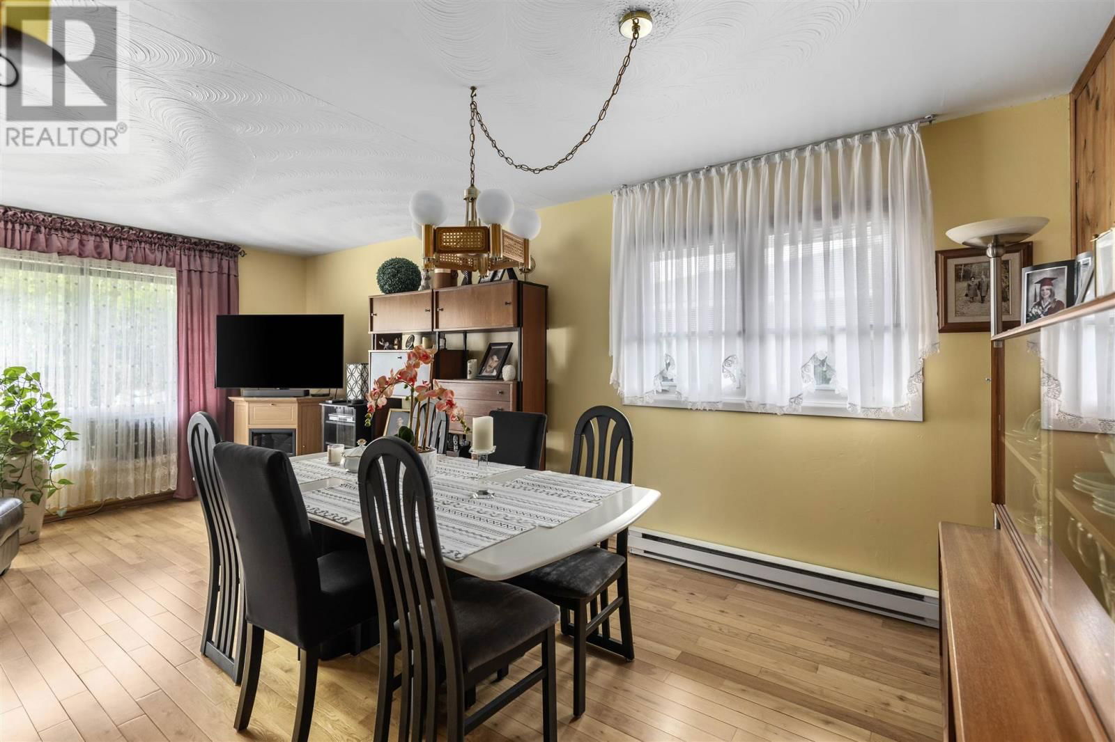 63 CAPP AVE Image 15