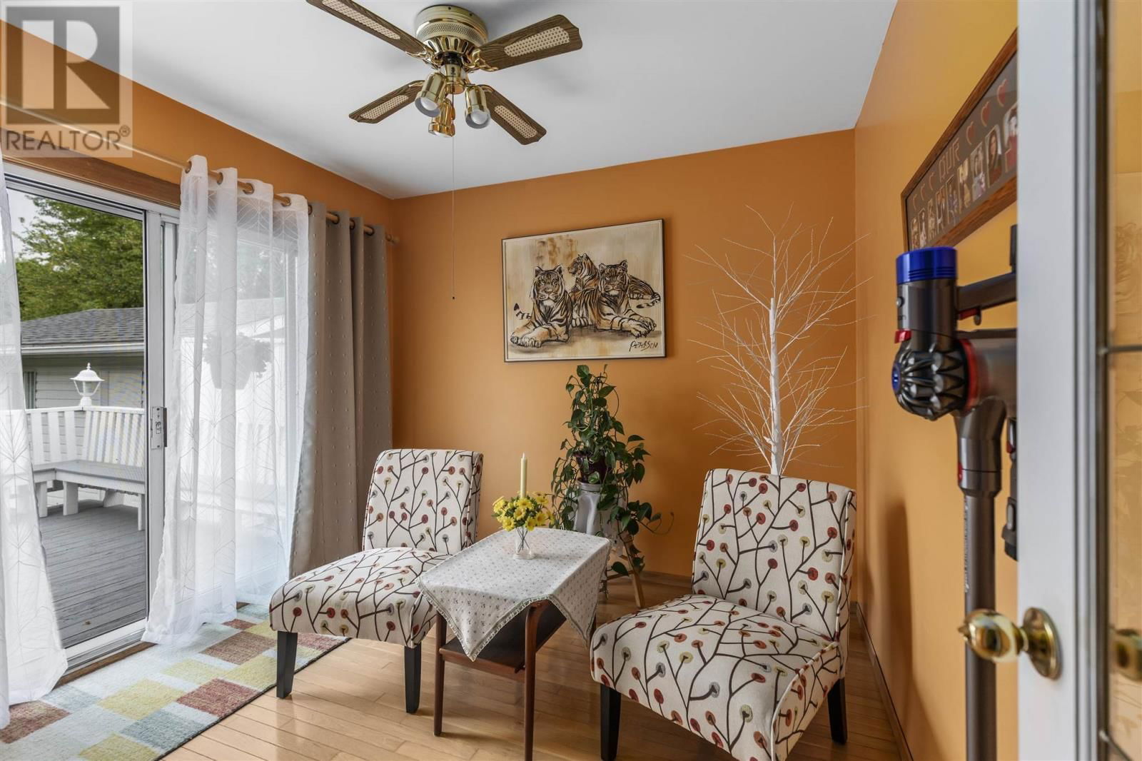 63 CAPP AVE Image 27