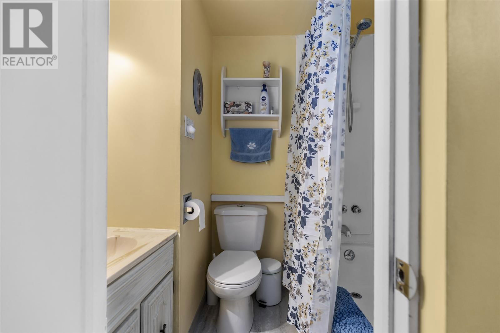 63 CAPP AVE Image 29