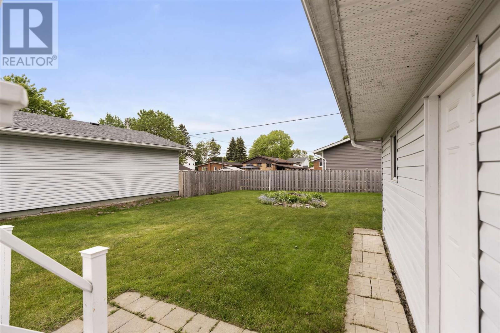 63 CAPP AVE Image 4