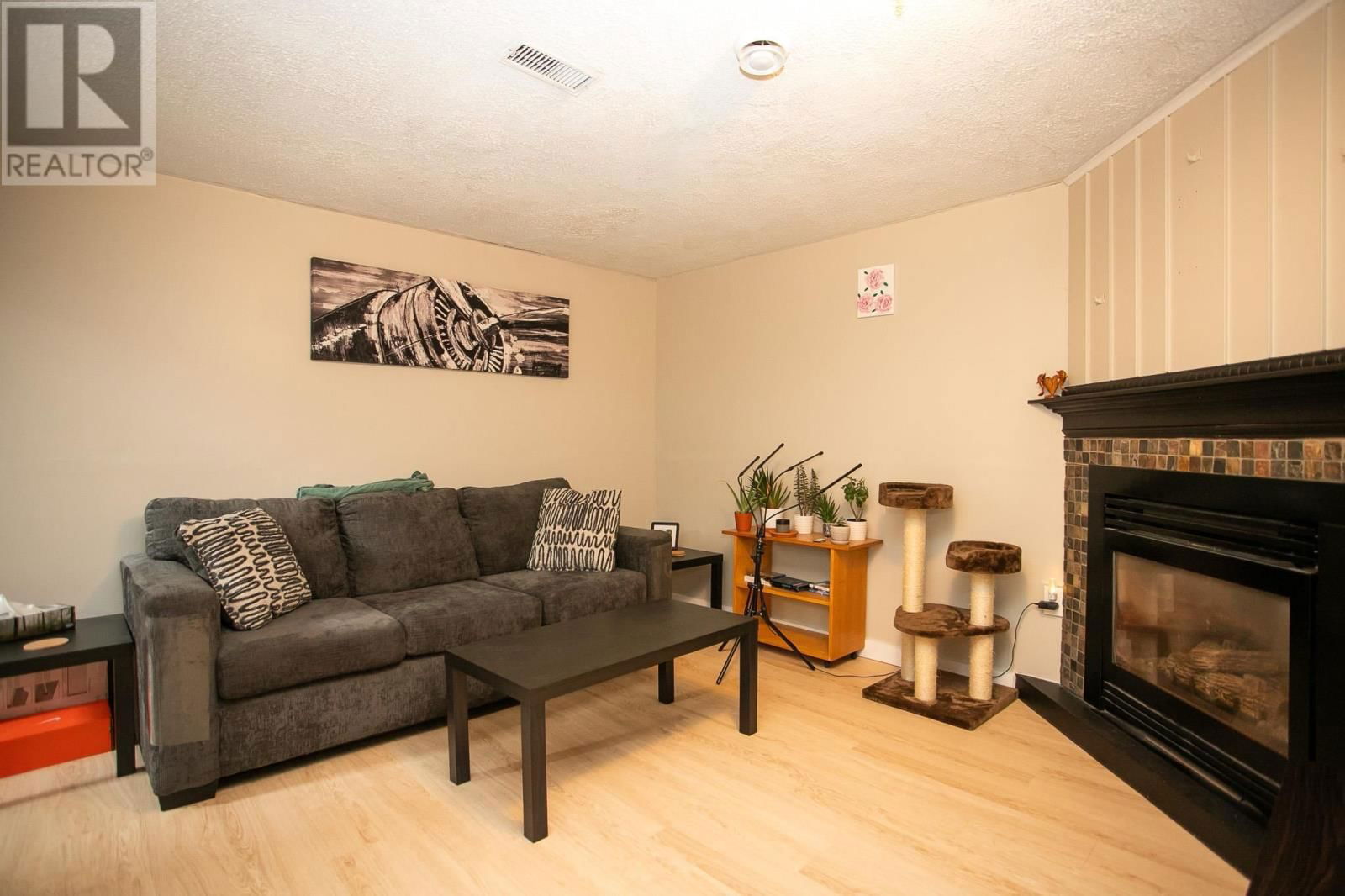79 COPERNICUS DR Image 17