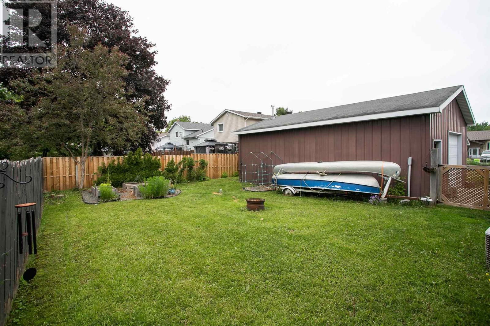 79 COPERNICUS DR Image 25
